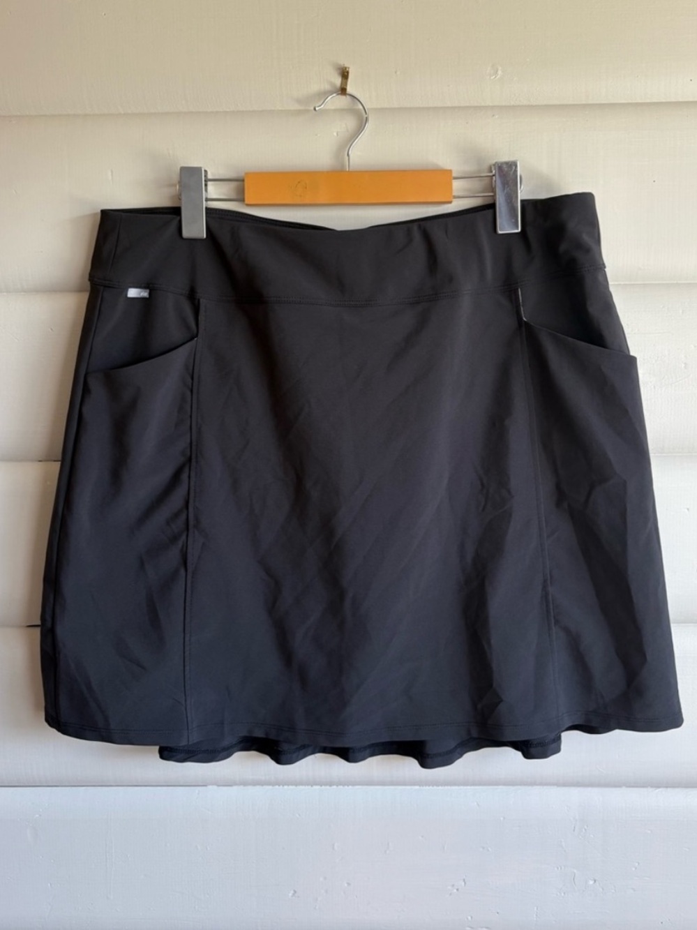 Nivo Golf Skort Black Pull-On Athletic Tennis Golf Skirt L Ruffle Back + Pockets